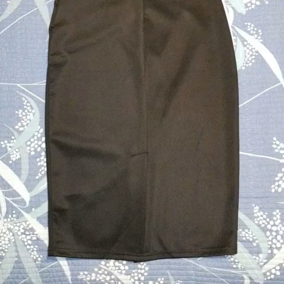 Piao Liang Fu Shi Sleeveless Dress - Black & White - Size: Medium - Picture 7 of 7